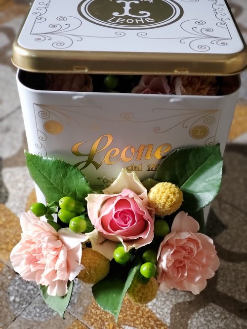 Latta Leone Fiorita Dispenser
